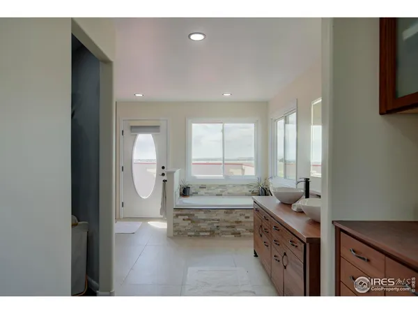 $1,990,000 | 871 North County Road, Berthoud, CO 80513