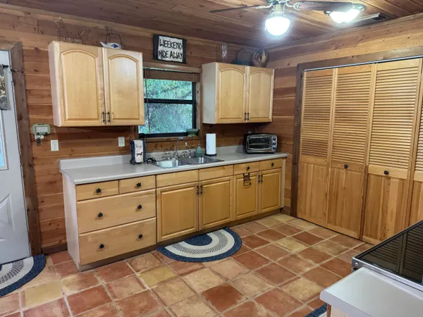$2,950 | 32801 Highway 441, Okeechobee, FL 34972