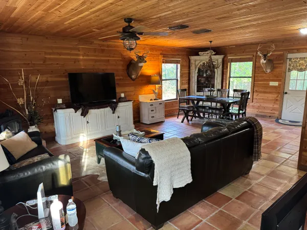$2,950 | 32801 Highway 441, Okeechobee, FL 34972