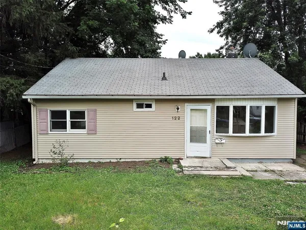 $299,900 | 122 Dawes Highway, Pompton Lakes, NJ 07442