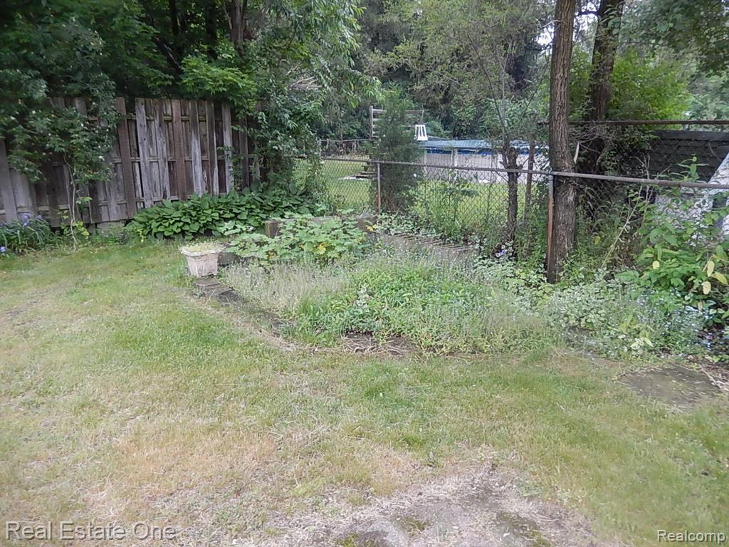 10790 Stark Road Livonia, MI 48150 - Photo 25 of 25