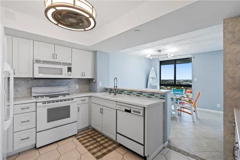 $798,000 | 2800 North Hwy A1A, Unit PH01, Hutchinson Island, FL 34949