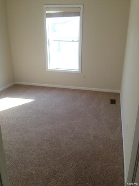 45487 Rathmore Drive Macomb, MI 48044 - Photo 4 of 7 IMG_2981.jpg
