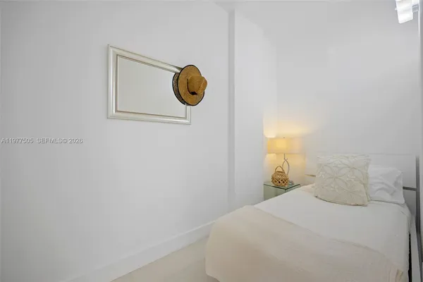 $5,000 | 19370 Collins Avenue, Unit PH14, Sunny Isles Beach, FL 33160