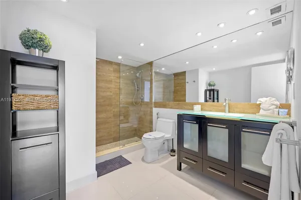 $5,000 | 19370 Collins Avenue, Unit PH14, Sunny Isles Beach, FL 33160