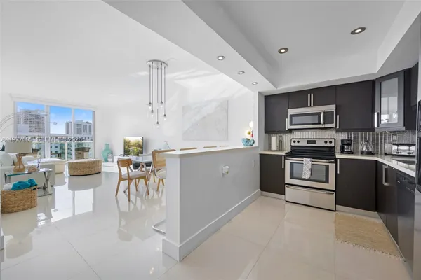 $5,000 | 19370 Collins Avenue, Unit PH14, Sunny Isles Beach, FL 33160