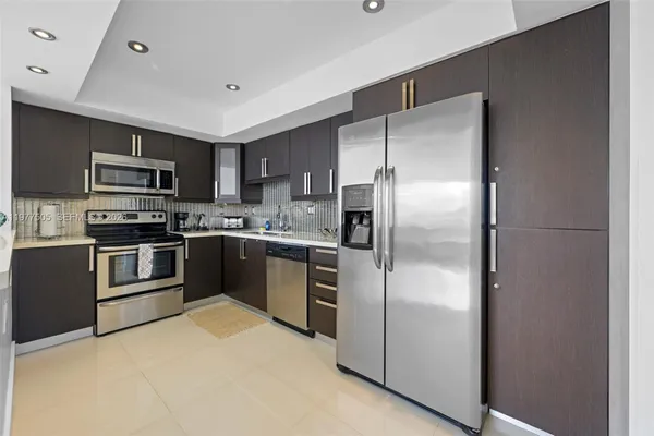 $5,000 | 19370 Collins Avenue, Unit PH14, Sunny Isles Beach, FL 33160