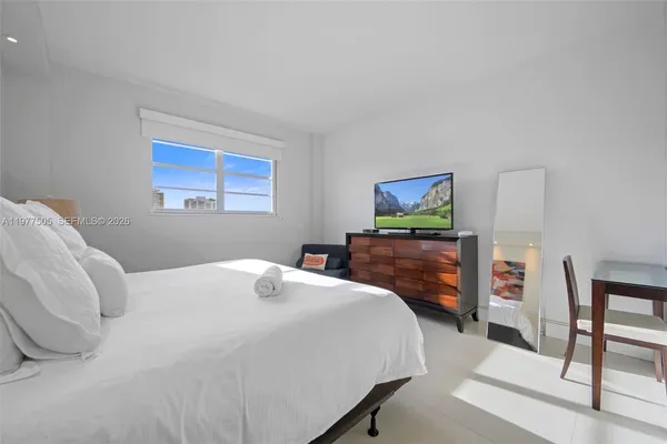 $5,000 | 19370 Collins Avenue, Unit PH14, Sunny Isles Beach, FL 33160