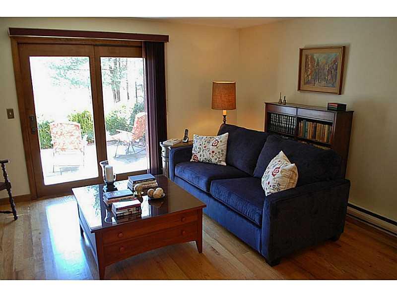 73 Ocean Park Road, Unit 10 Saco, ME 04072 - Photo 4 of 32 Living Room.