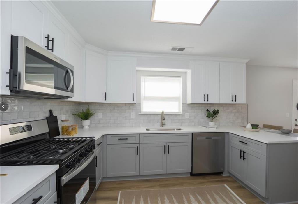 833 Oakview Trace Atlanta, GA 30349 - Photo 5 of 29