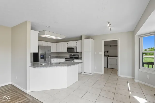 $415,000 | 7975 Meadow Bend Circle, Indianapolis, IN 46259