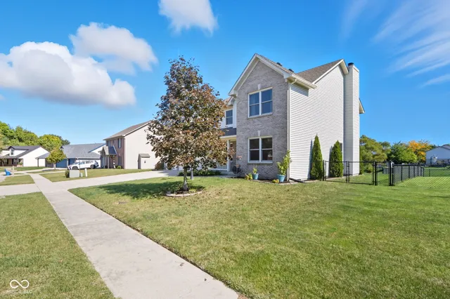 $415,000 | 7975 Meadow Bend Circle, Indianapolis, IN 46259