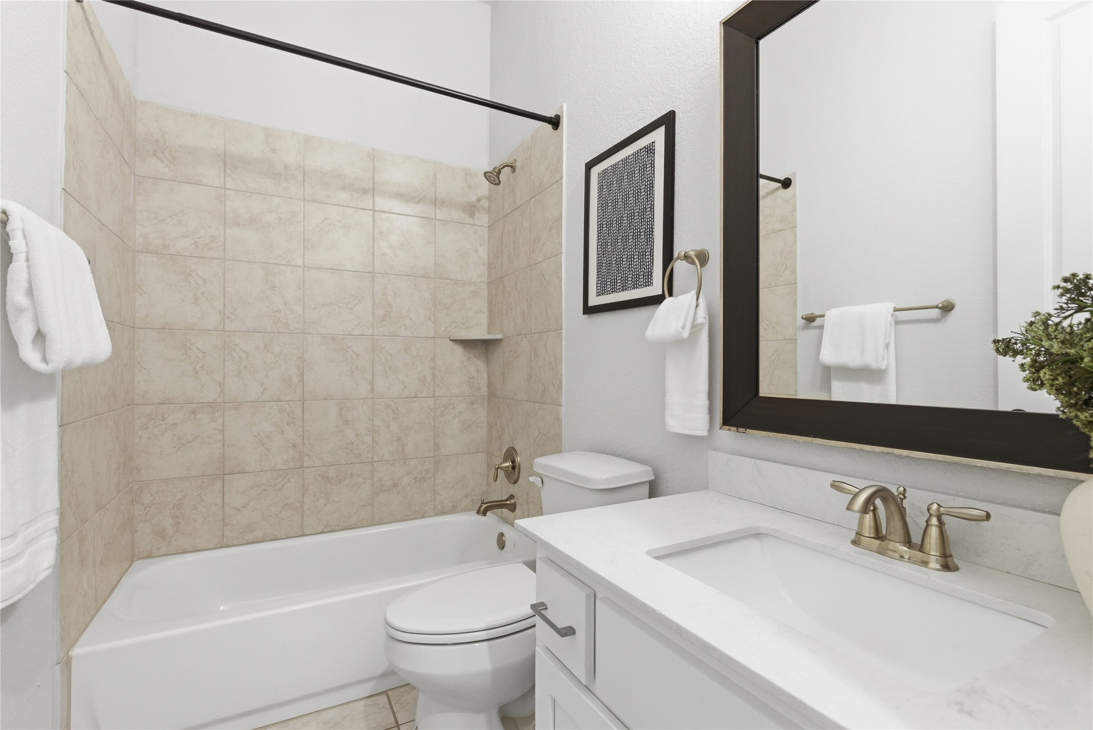 225 Diamondback Drive Georgetown, TX 78628 - Photo 28 of 39 Full bathroom featuring washtub / shower combination and vanity.