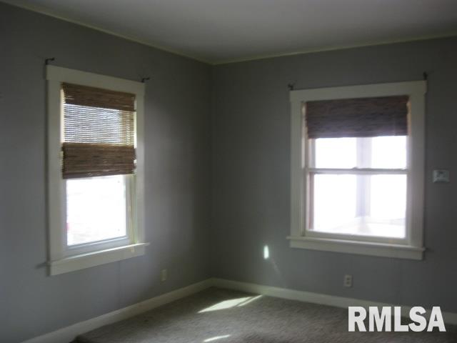 2815 Pershing Boulevard Clinton, IA 52732 - Photo 4 of 16 Gallery Image 4