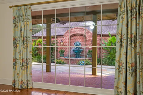 $1,295,000 | 104 Ducharme Court, Lafayette, LA 70503