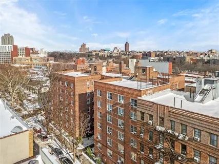 $179,000 | 325 East 201st Street, Unit 5F | Bedford Park