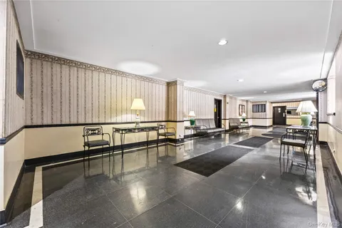 $179,000 | 325 East 201st Street, Unit 5F | Bedford Park