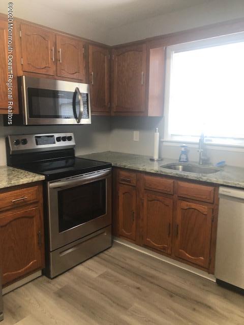 3 B Acorn Road, Unit 11B Manahawkin, NJ 08050 - Photo 8 of 19 Kitchen