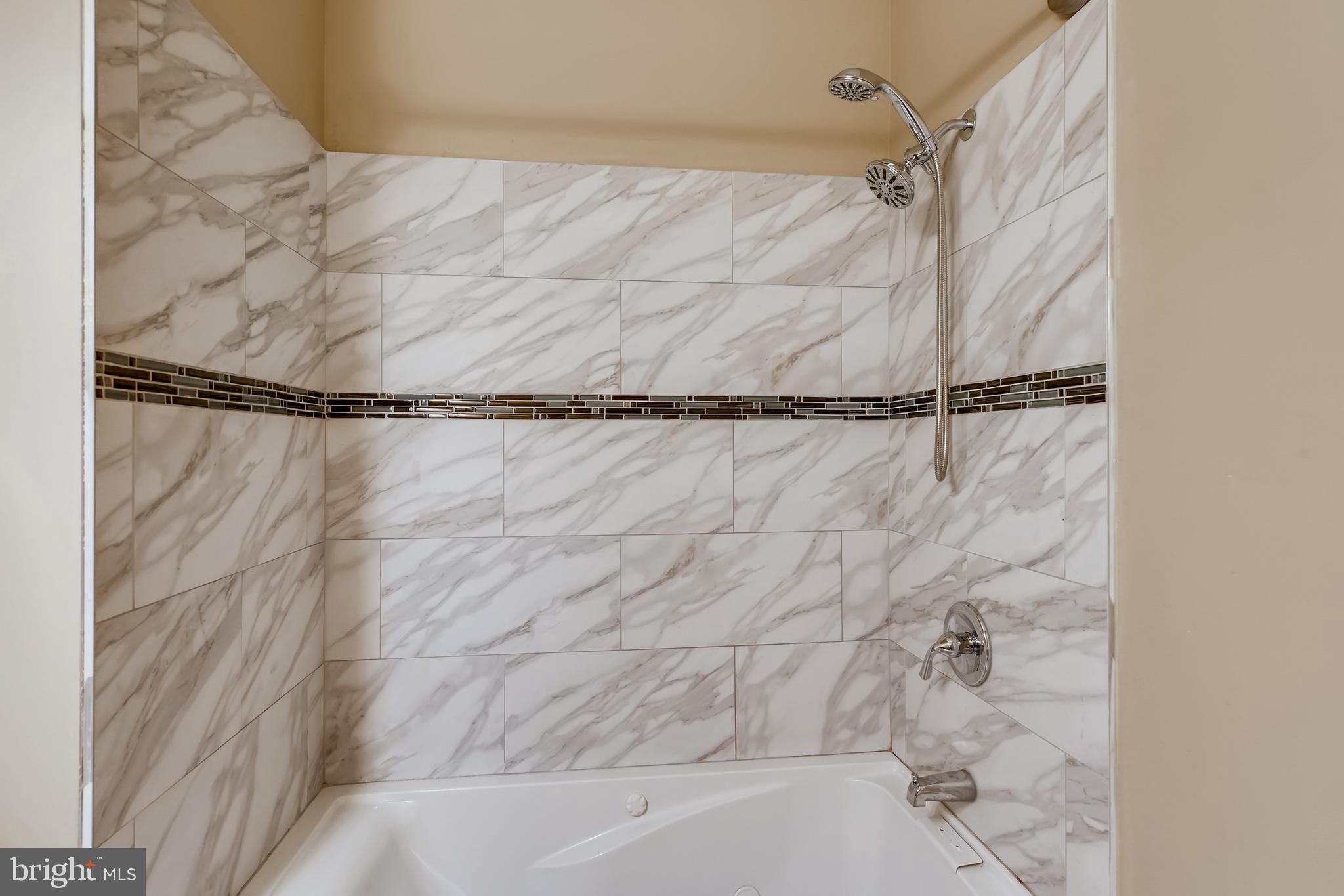 4326 Falls Road Baltimore, MD 21211 - Photo 15 of 31 Primary bathroom
