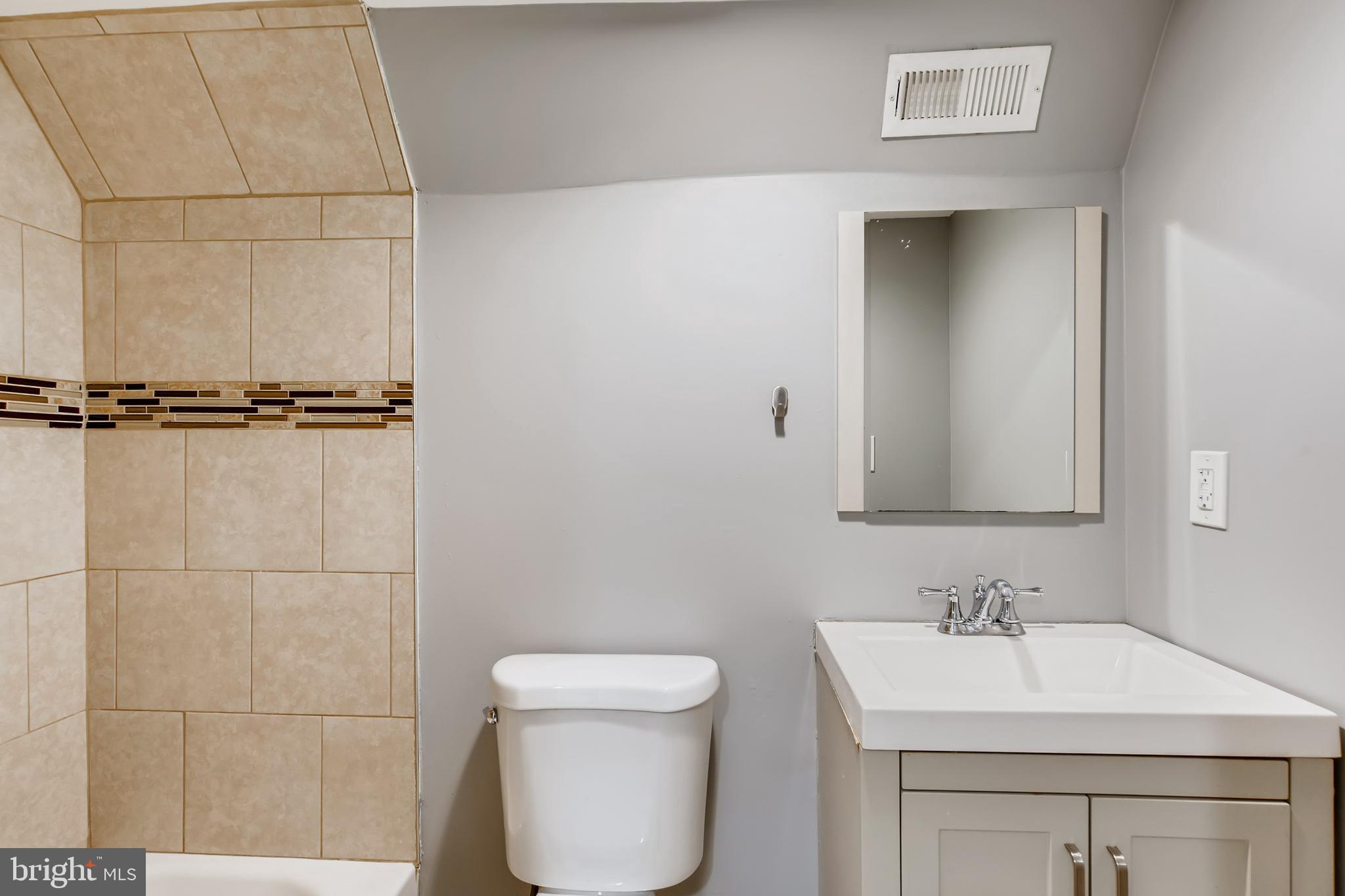 4326 Falls Road Baltimore, MD 21211 - Photo 21 of 31 Lower level bathroom