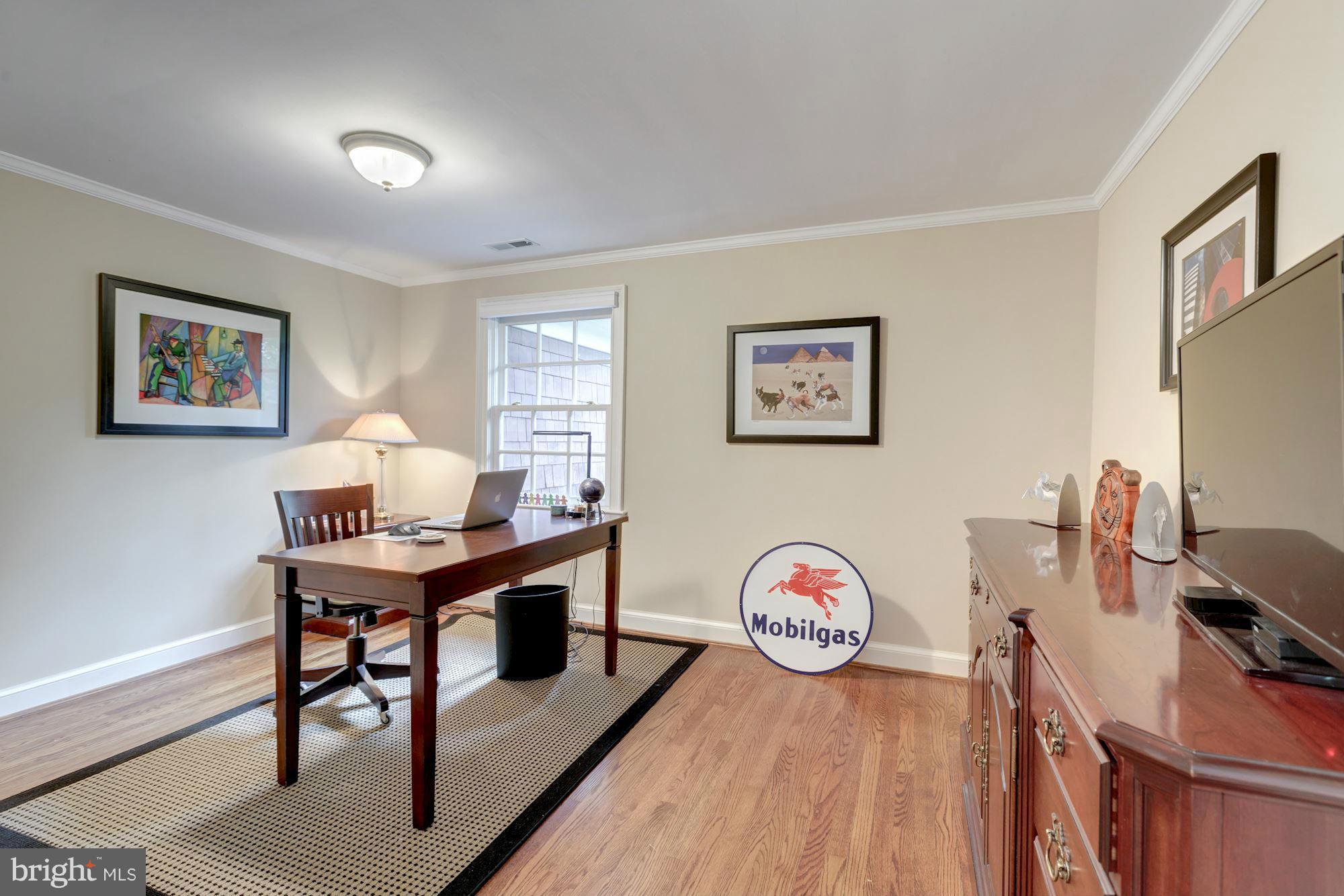 1654 Birch Road McLean, VA 22101 - Photo 23 of 30 Large Office/Bedroom