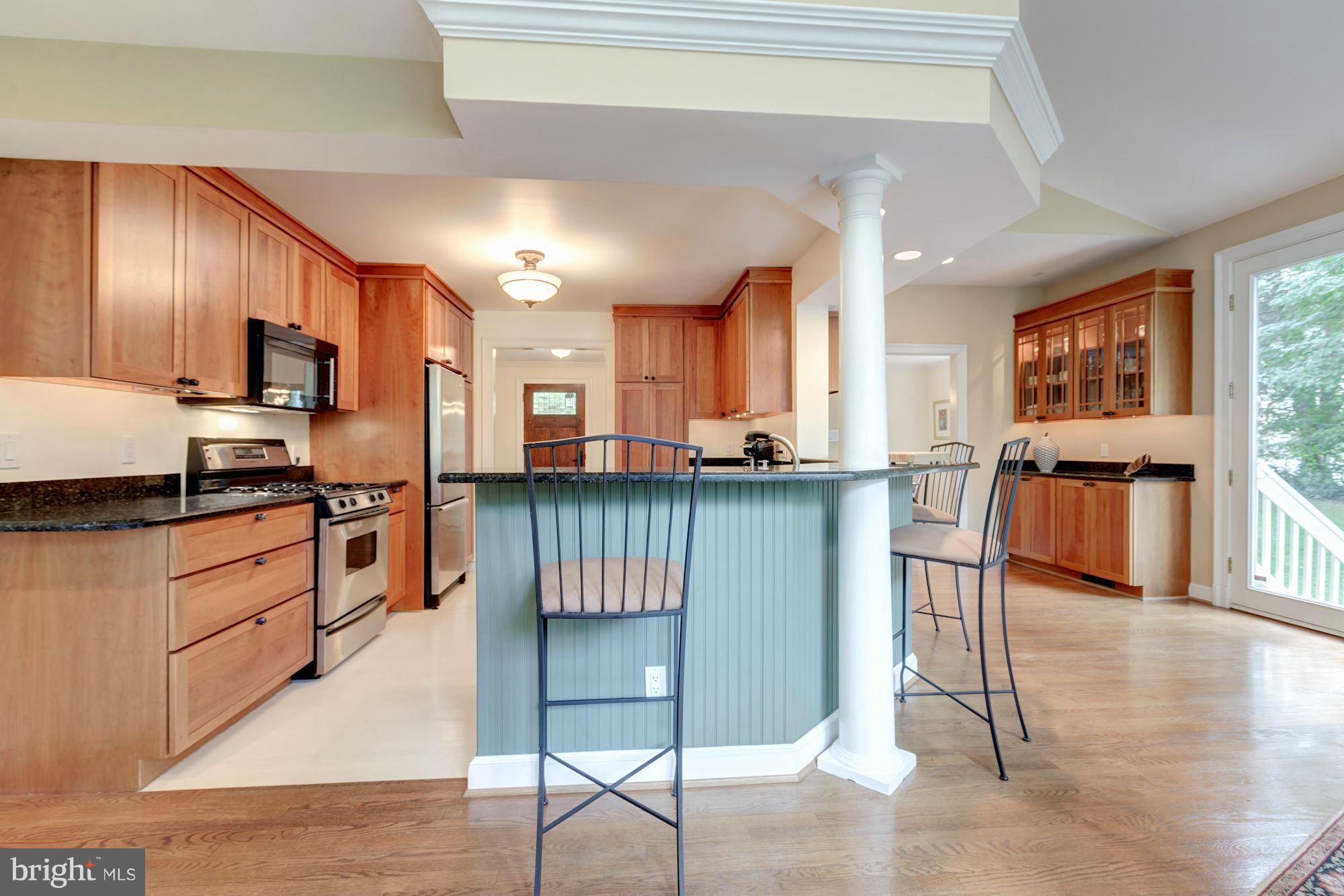 1654 Birch Road McLean, VA 22101 - Photo 9 of 30 Large Open Kitchen