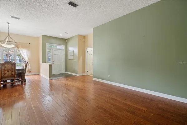 $2,950 | 3632 Cold Creek Drive, Valrico, FL 33596