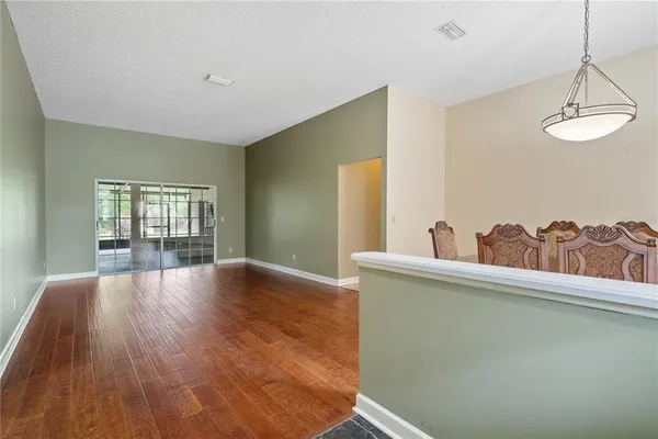 $2,950 | 3632 Cold Creek Drive, Valrico, FL 33596