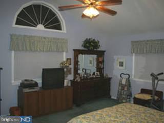 47 Russell Road Willow Grove, PA 19090 - Photo 5 of 6 Gallery Image 5