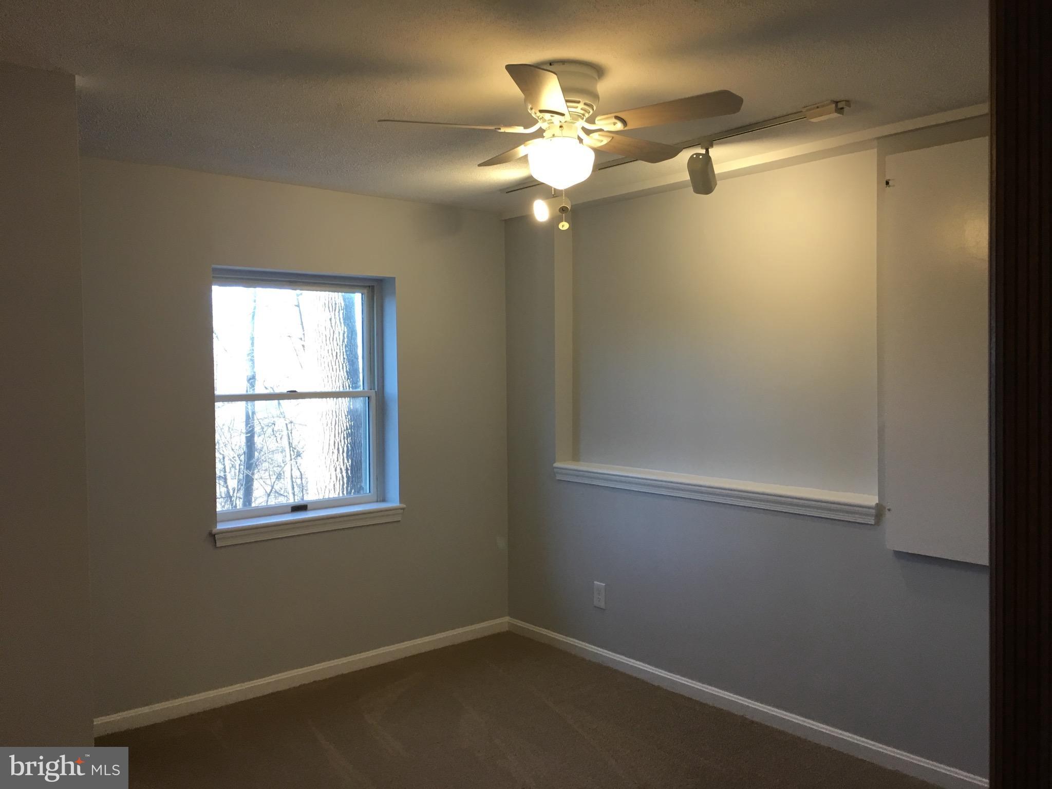 244 Long View Road Linden, VA 22642 - Photo 3 of 12 Interior (General)