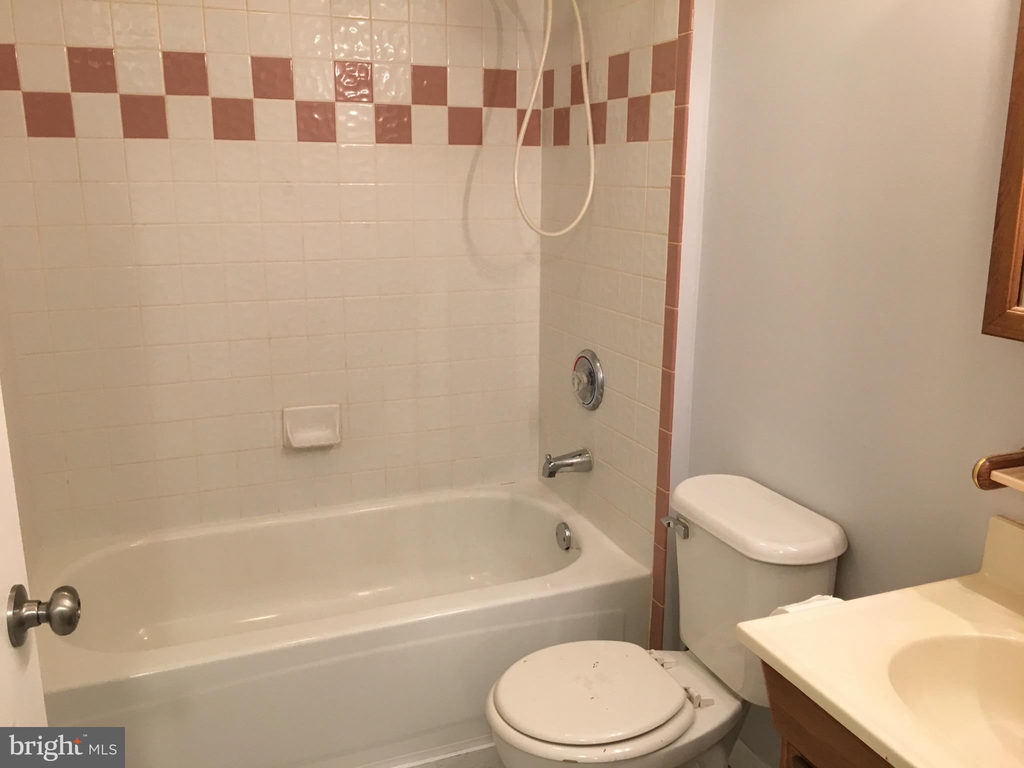 244 Long View Road Linden, VA 22642 - Photo 5 of 12 Bath