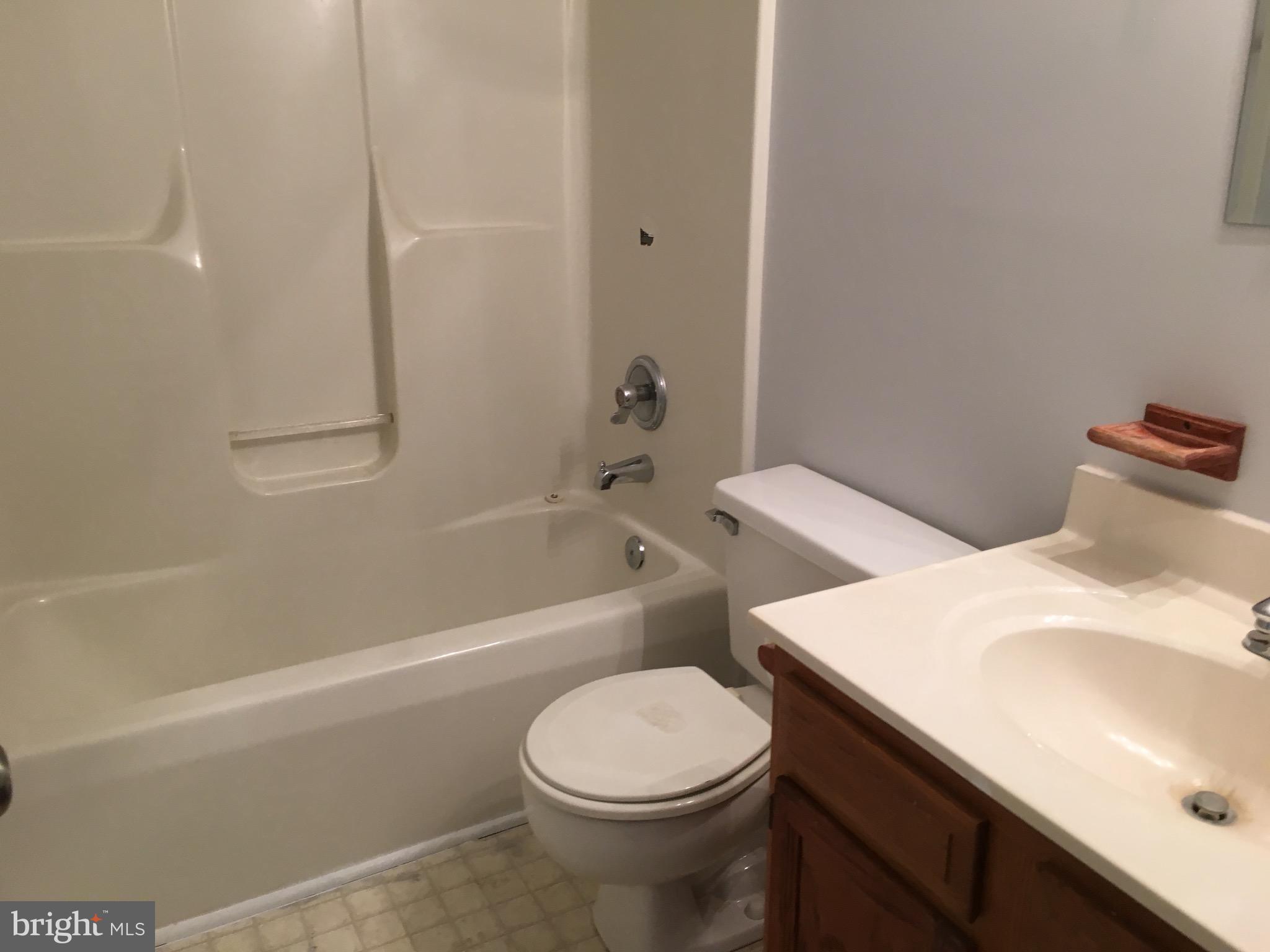 244 Long View Road Linden, VA 22642 - Photo 8 of 12 Bath
