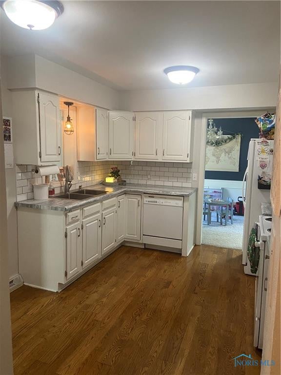 1009 Farmington Road Maumee, OH 43537 - Photo 3 of 13 Photo 3