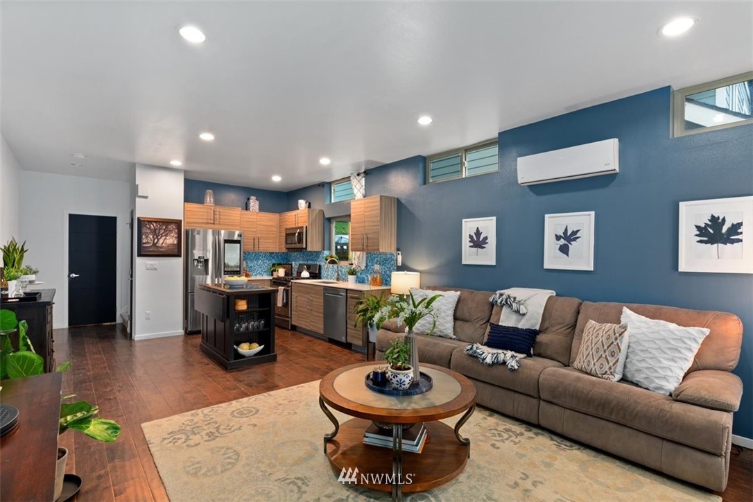 4848 Delridge Way Southwest, Unit B Seattle, WA 98106 - Photo 2 of 25 Gallery Image 2