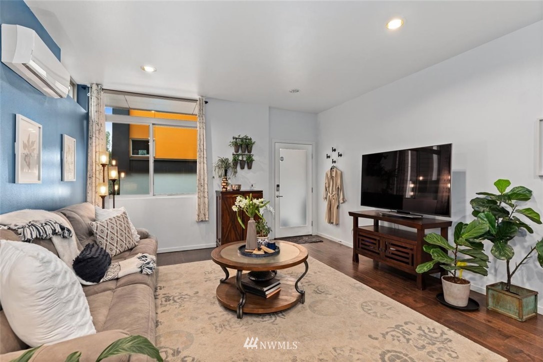 4848 Delridge Way Southwest, Unit B Seattle, WA 98106 - Photo 5 of 25 Gallery Image 5