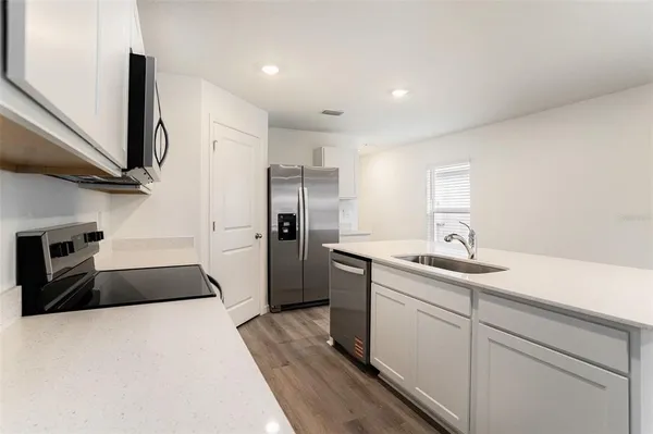 $2,295 | 458 Warm Heron Place, Ruskin, FL 33570