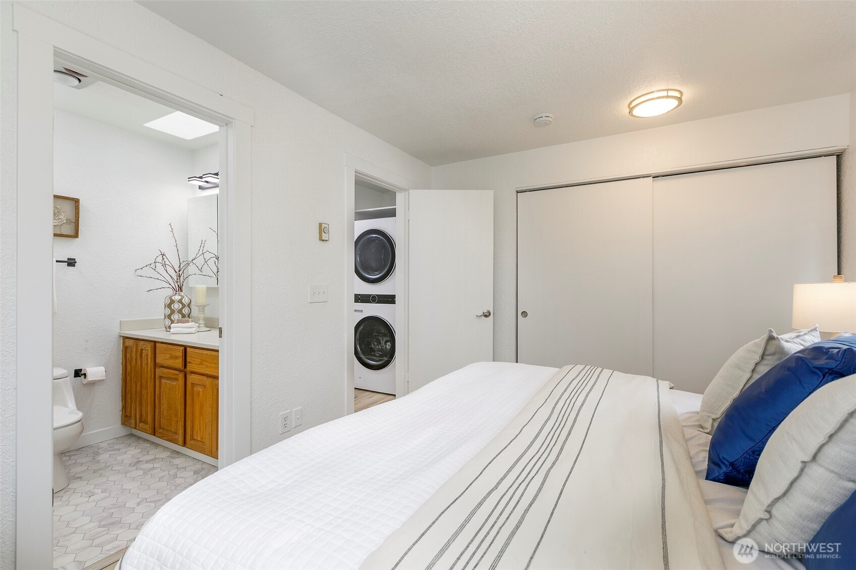 8601 244th Street Southwest, Unit 1F Edmonds, WA 98026 - Photo 12 of 19 Gallery Image 12