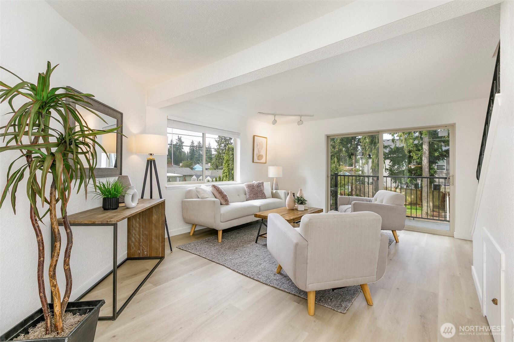 8601 244th Street Southwest, Unit 1F Edmonds, WA 98026 - Photo 3 of 19 Gallery Image 3