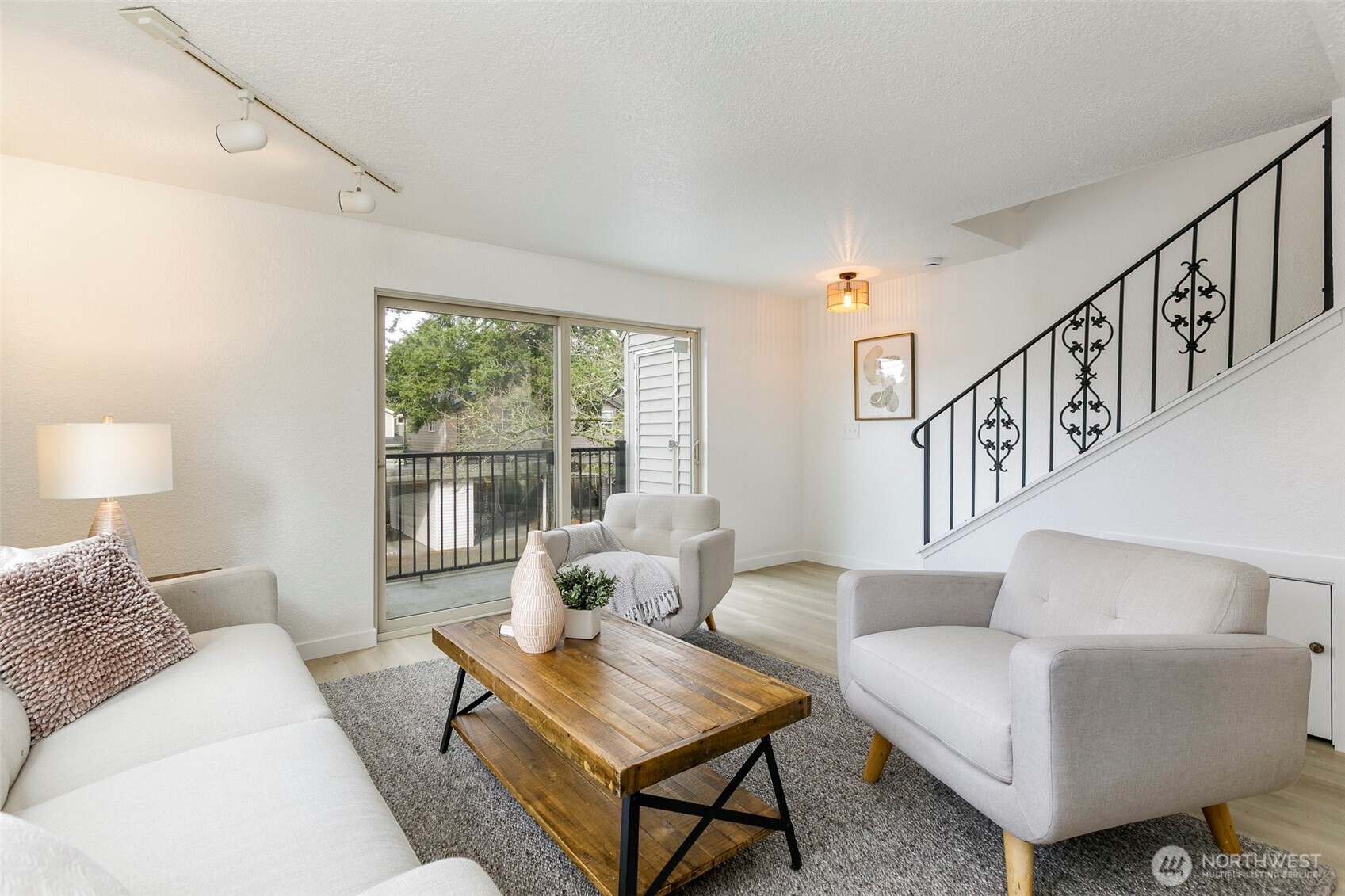 8601 244th Street Southwest, Unit 1F Edmonds, WA 98026 - Photo 5 of 19 Gallery Image 5