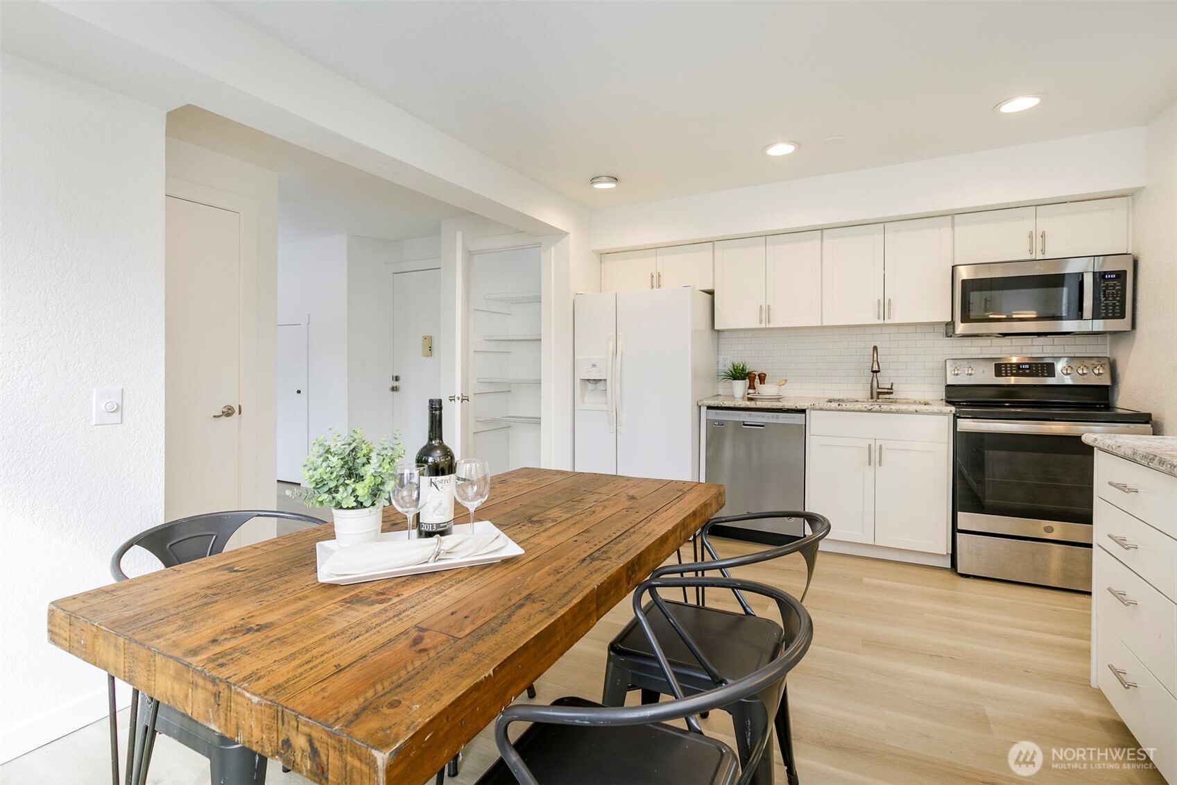 8601 244th Street Southwest, Unit 1F Edmonds, WA 98026 - Photo 10 of 19 Gallery Image 10