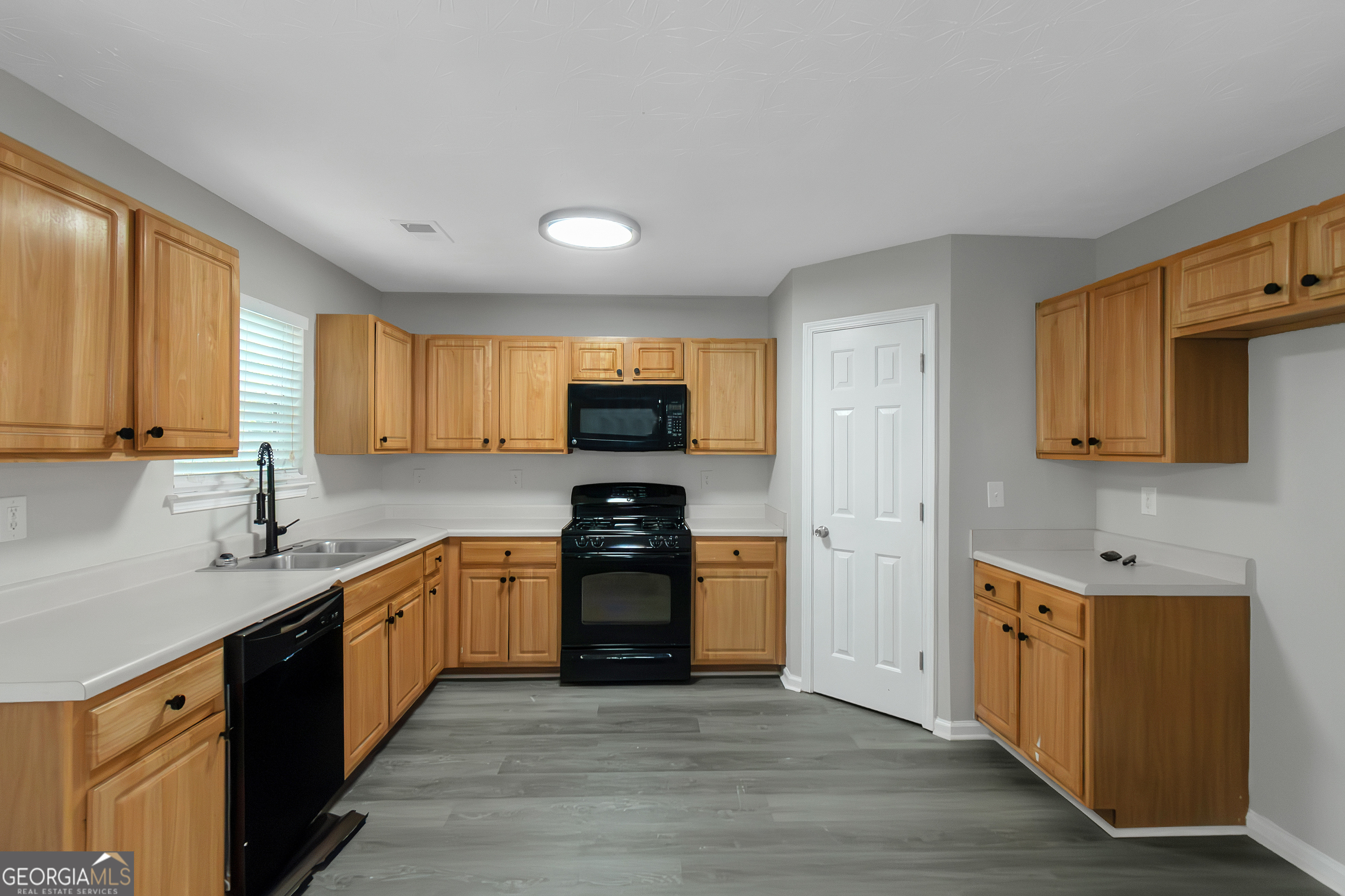 150 Spring Lake Terrace Covington, GA 30016 - Photo 11 of 38