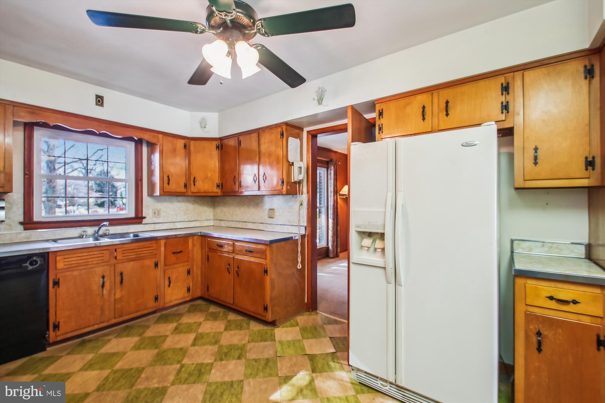 307 Ludlow Road Annapolis, MD 21401 - Photo 20 of 53 Kitchen with Adjoining Door to Den/Office/4th BR