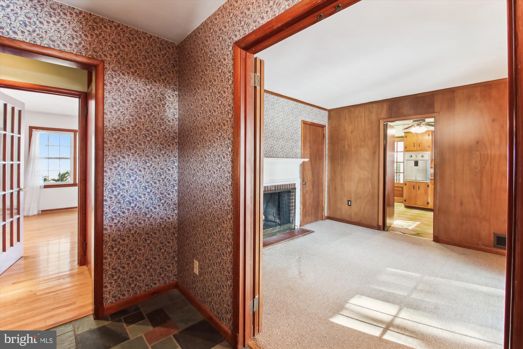 307 Ludlow Road Annapolis, MD 21401 - Photo 24 of 53 Foyer w/Slate Flooring