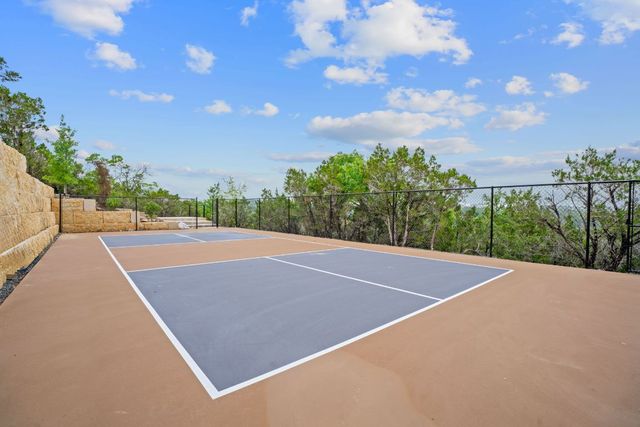 a view of a tennis court