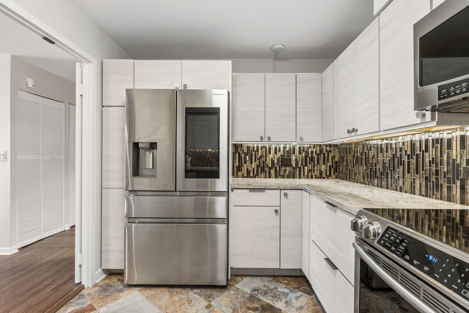 6007 North Sheridan Road, Unit 9E Chicago, IL 60660 - Photo 8 of 20