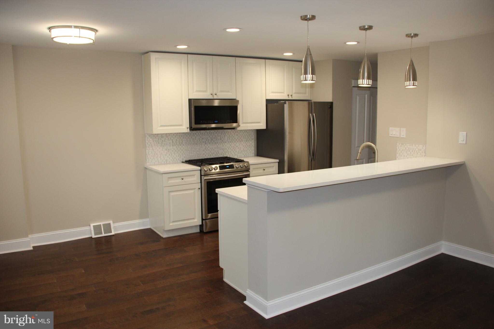 11717 Lockart Road Philadelphia, PA 19116 - Photo 1 of 40 Kitchen