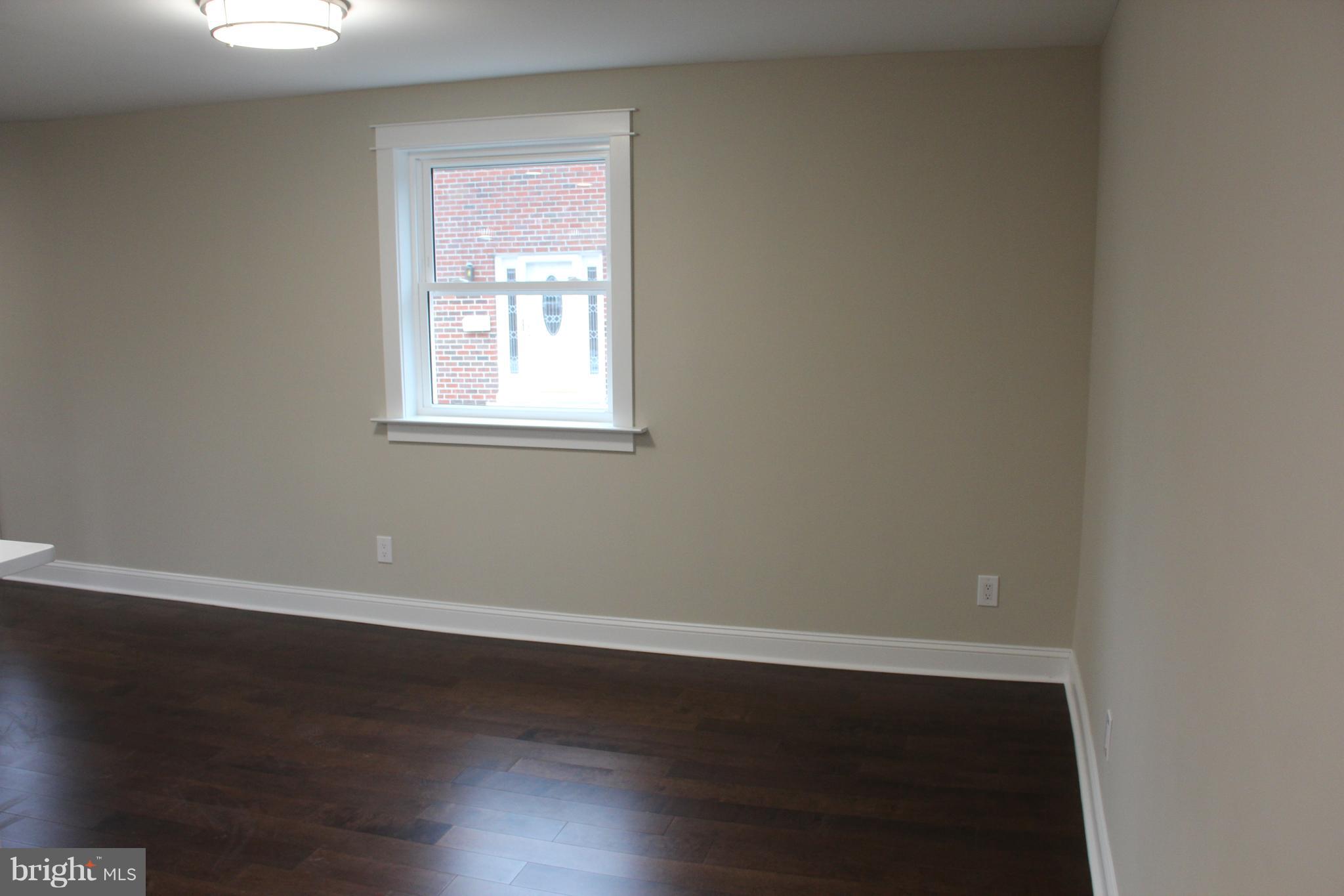 11717 Lockart Road Philadelphia, PA 19116 - Photo 3 of 40 Living Room