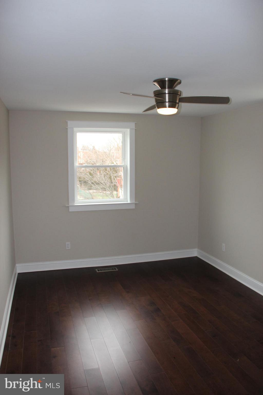 11717 Lockart Road Philadelphia, PA 19116 - Photo 26 of 40 2nd bedroom