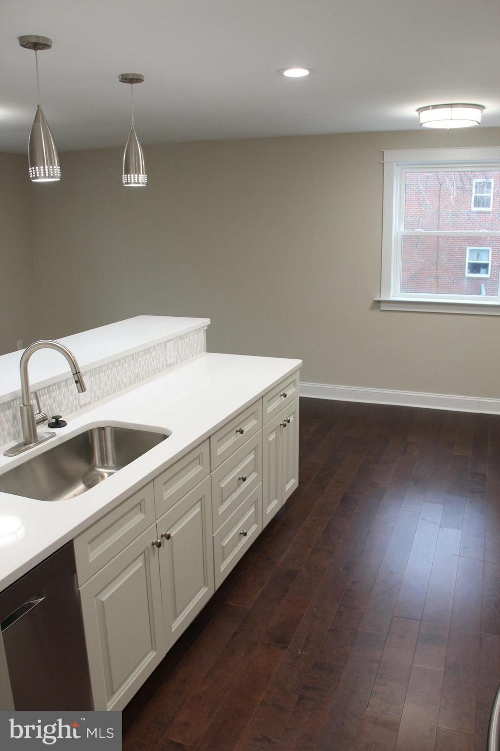 11717 Lockart Road Philadelphia, PA 19116 - Photo 4 of 40 Kitchen