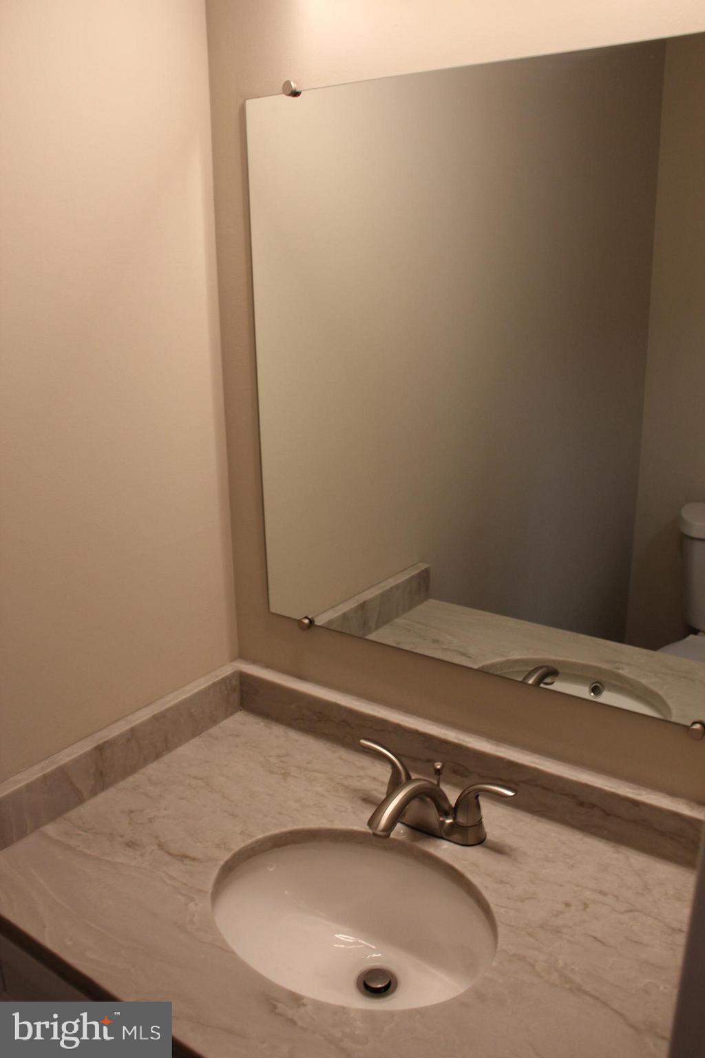 11717 Lockart Road Philadelphia, PA 19116 - Photo 7 of 40 Half bathroom